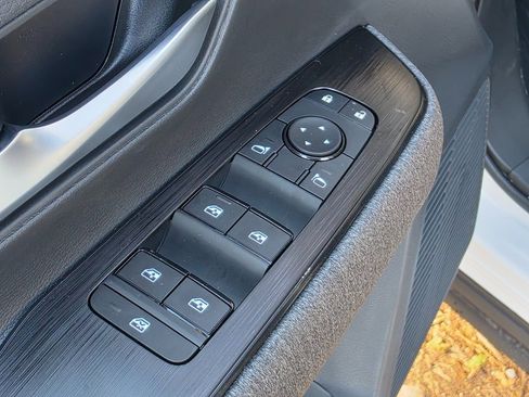 New 2026 Nissan Kicks SV image 16