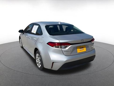 Used 2025 Toyota Corolla LE FWD image 11