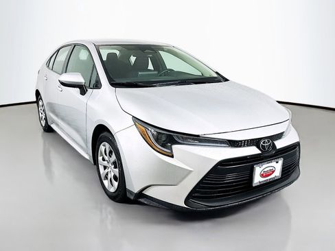 Used 2024 Toyota Corolla LE FWD image 3
