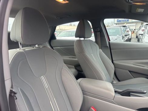 Used 2023 Hyundai Elantra SEL w/ Cargo Package image 10