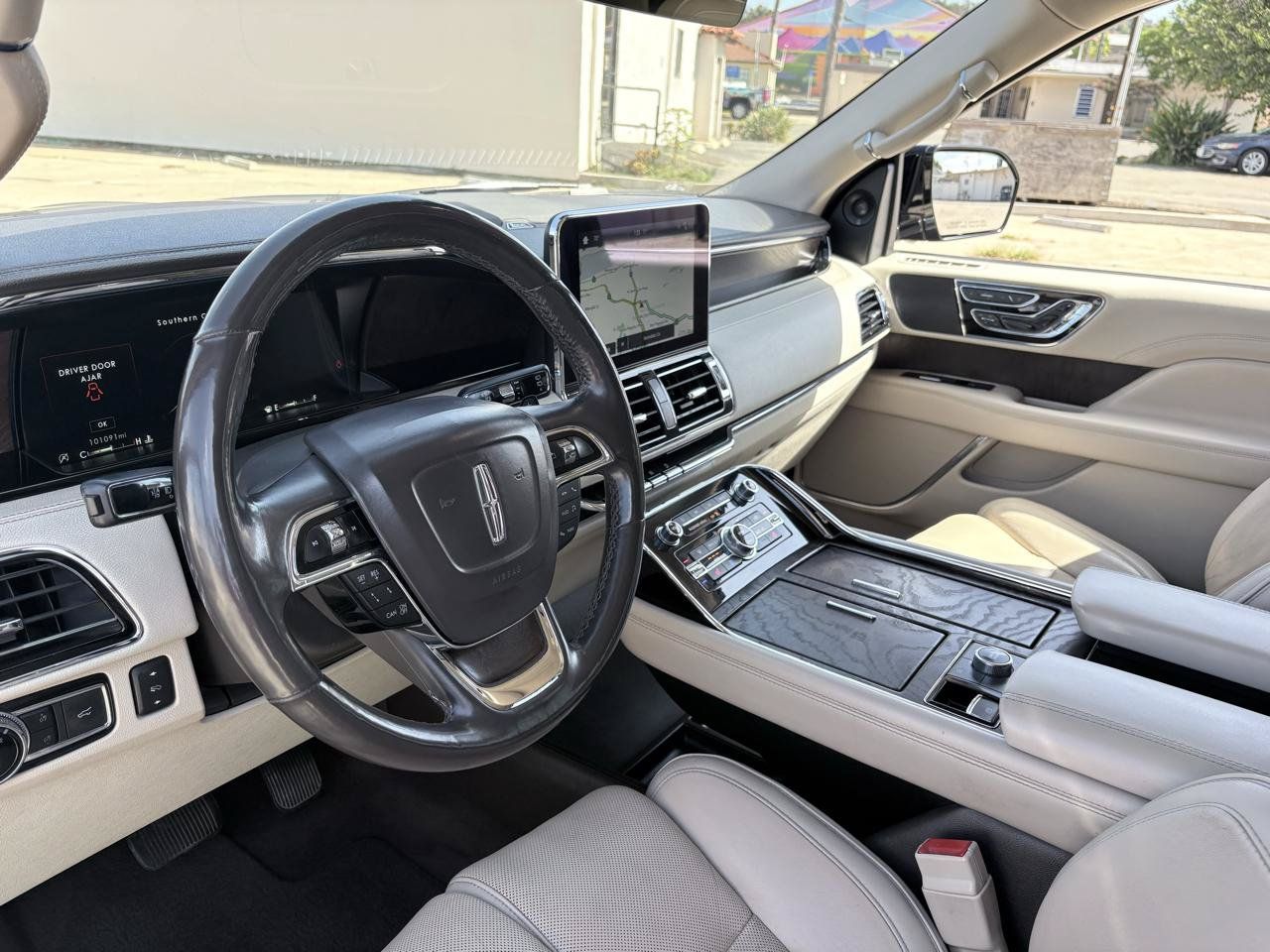 Used 2018 Lincoln Navigator Select w/ Technology Package RWD image 8