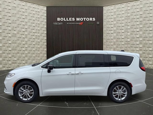 New 2026 Chrysler Pacifica Select AWD/4WD image 5