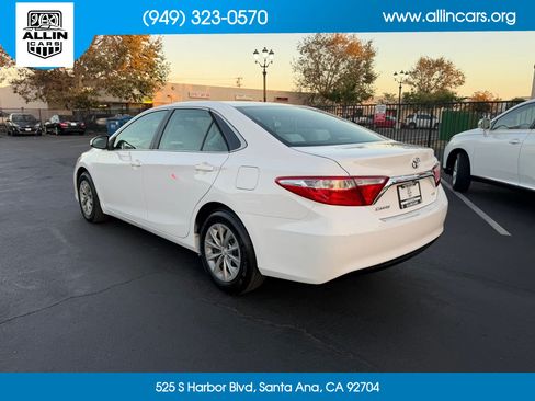 Used 2015 Toyota Camry LE FWD image 6