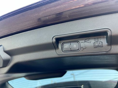 Used 2023 Ford Explorer XLT w/ Class IV Trailer Tow Package image 16