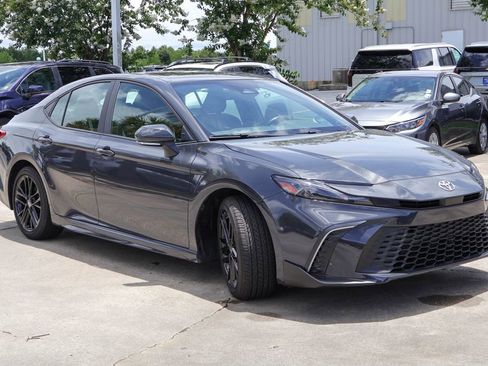 Used 2025 Toyota Camry SE FWD image 24