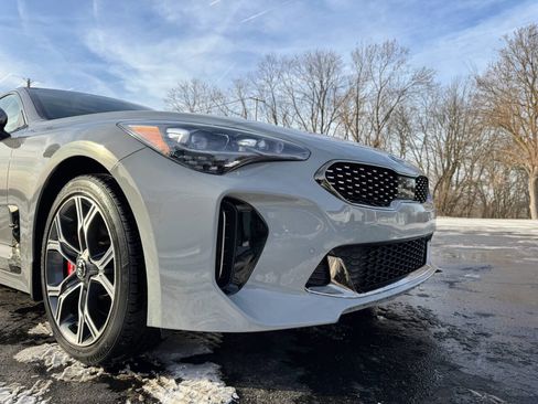Used 2018 Kia Stinger GT2 image 12