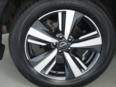 Certified 2023 Nissan Rogue SL w/ SL Premium Package AWD/4WD image 12