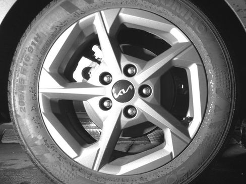 Used 2025 Kia K4 LXS image 15