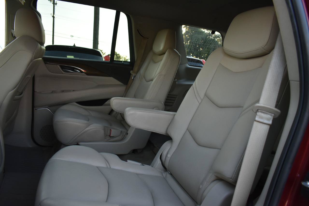 Used 2018 Cadillac Escalade Premium Luxury w/ LPO, Radiant Package AWD/4WD image 26