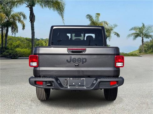 New 2026 Jeep Gladiator Sport image 5