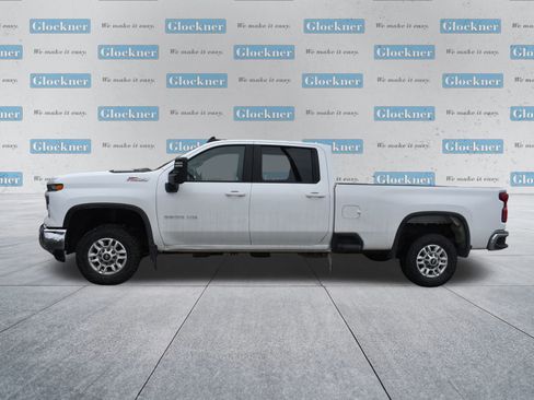 Used 2024 Chevrolet Silverado 2500 LT w/ Convenience Package image 9