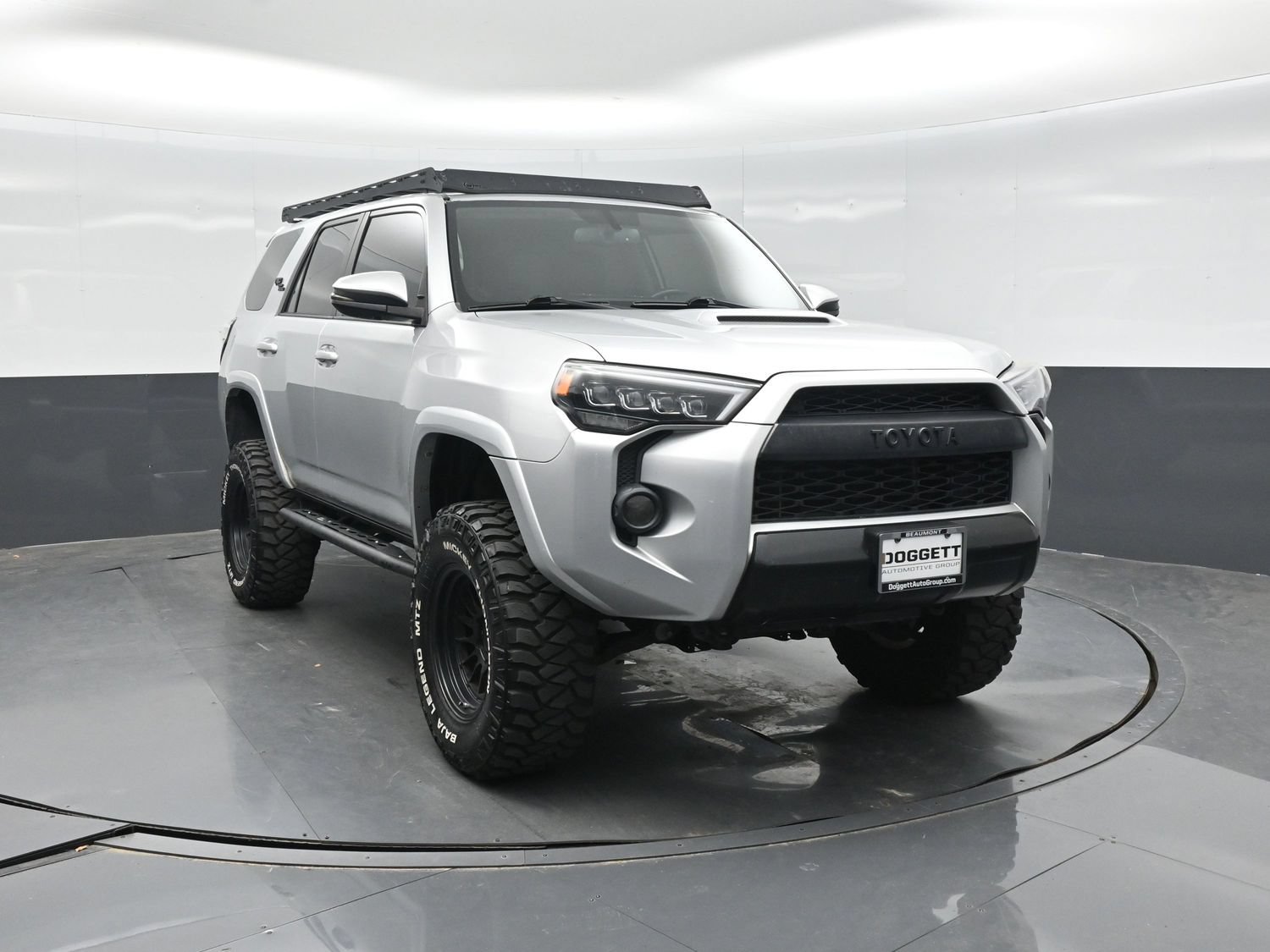 Used 2018 Toyota 4Runner TRD Off-Road Premium AWD/4WD image 18