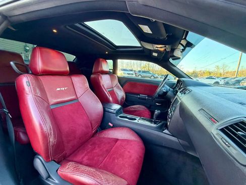 Used 2013 Dodge Challenger SRT8 w/ Harman Kardon Audio Group image 12