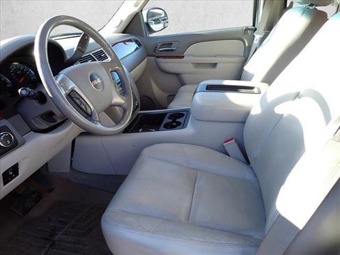 Used 2014 GMC Yukon XL SLT w/ SLT-2 Equipment Package image 14