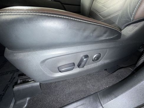 Used 2023 Nissan Pathfinder Platinum image 14