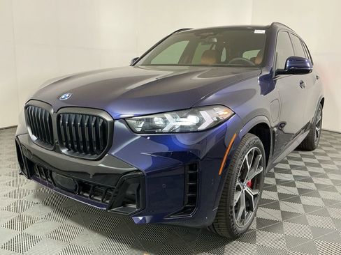 New 2026 BMW X5 xDrive50e AWD/4WD image 2