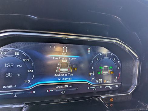 Used 2024 Chevrolet Silverado 2500 LTZ w/ LTZ Convenience Package image 8