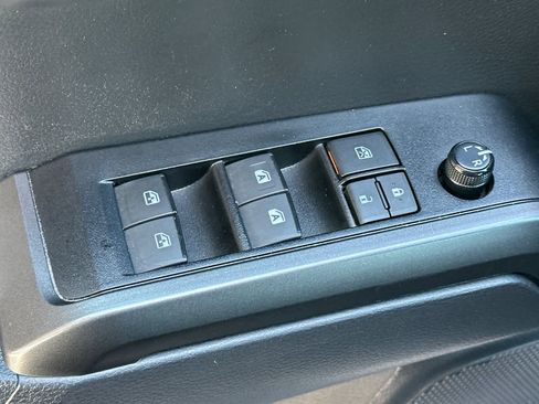 Used 2023 Toyota Tacoma TRD Off-Road AWD/4WD image 13