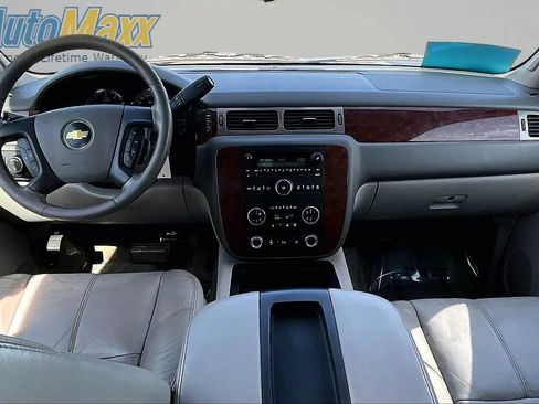 Used 2010 Chevrolet Suburban LT AWD/4WD image 10