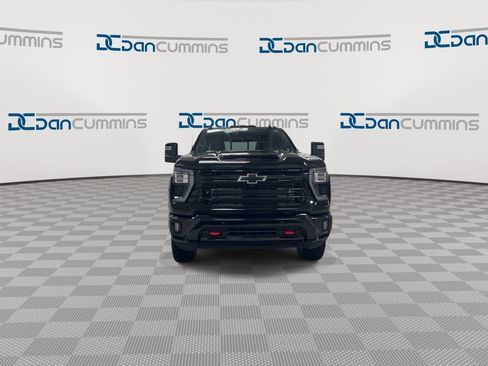 Used 2025 Chevrolet Silverado 2500 LTZ AWD/4WD image 3