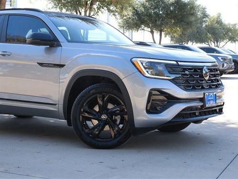 Certified 2025 Volkswagen Atlas Cross Sport SEL R-Line image 2