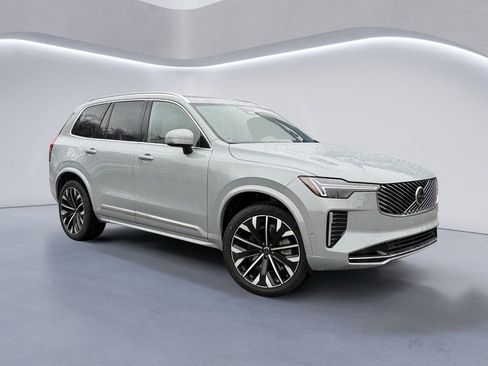 New 2026 Volvo XC90 B6 Plus image 2