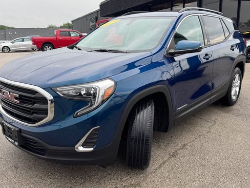 Used 2019 GMC Terrain SLE w/ Driver Convenience Package FWD image 4