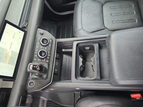 Used 2020 Land Rover Defender 110 HSE AWD/4WD image 24