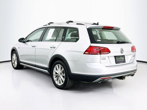 Used 2017 Volkswagen Golf S image 5