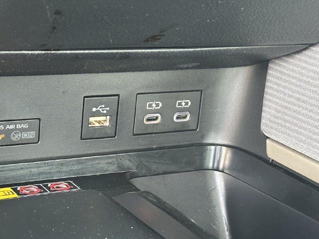 Used 2025 Toyota Camry SE w/ Convenience Package FWD image 20
