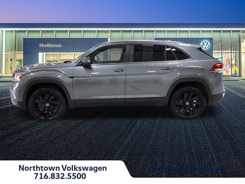 Used 2023 Volkswagen Atlas Cross Sport SE w/ Black Wheel Package AWD/4WD image 2