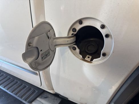 Used 2017 GMC Sierra 1500 SLT w/ Texas SLT Premium Package image 12