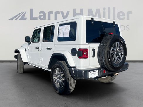 Used 2024 Jeep Wrangler Sahara image 3