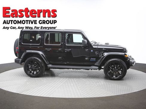 Used 2025 Jeep Wrangler Unlimited Sahara w/ Safety Group AWD/4WD image 47