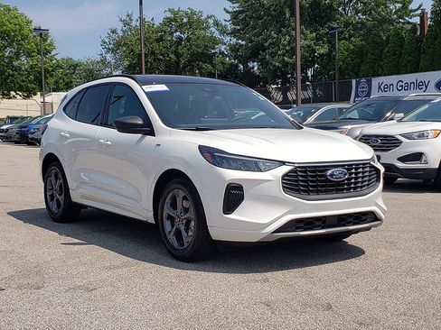 Certified 2023 Ford Escape ST-Line w/ Tech Pack #1 FWD image 3