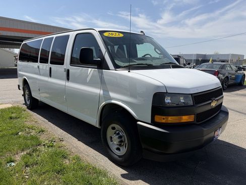 Used 2023 Chevrolet Express 3500 LS RWD image 7