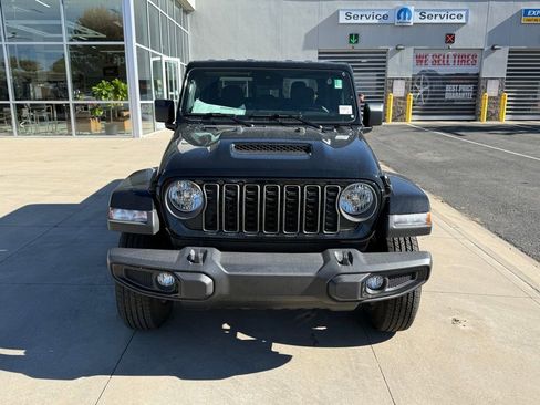New 2025 Jeep Gladiator Sport image 5