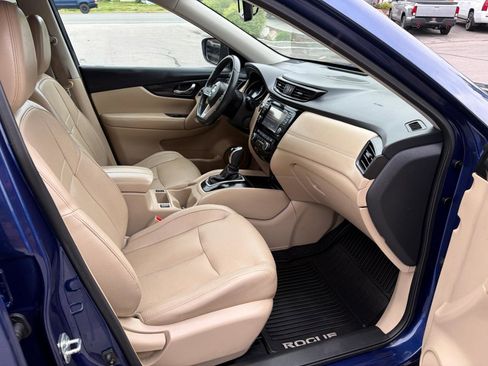 Used 2017 Nissan Rogue SL w/ SL Premium Package image 8