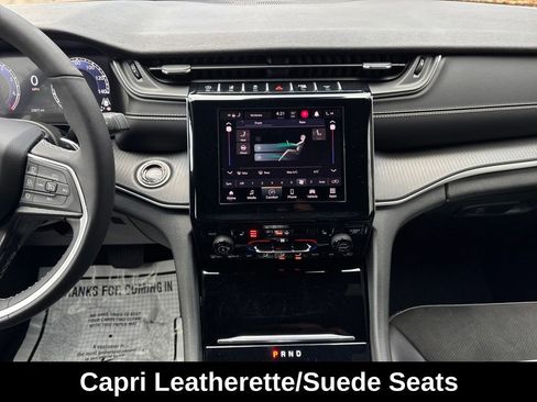 Used 2024 Jeep Grand Cherokee L Altitude image 19