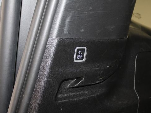 Used 2023 Jeep Grand Wagoneer L Series II image 19