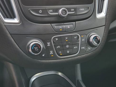 Used 2020 Chevrolet Malibu LT image 23