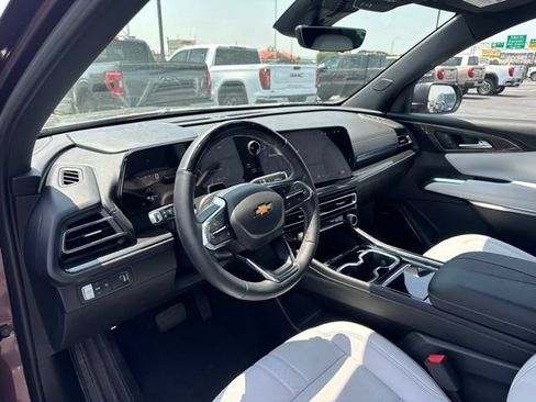 Used 2026 Chevrolet Traverse High Country FWD image 12
