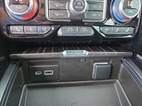 Used 2022 GMC Yukon Denali AWD/4WD image 24