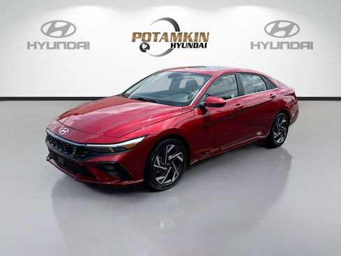 Certified 2025 Hyundai Elantra SEL FWD image 1