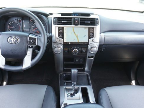 Used 2020 Toyota 4Runner SR5 Premium w/ Moonroof Package RWD image 27