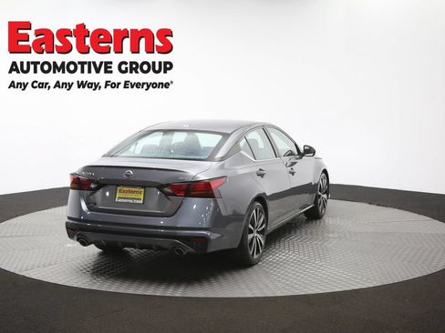 Used 2022 Nissan Altima 2.5 SR FWD image 39