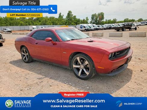 Used 2014 Dodge Challenger SXT RWD image 5