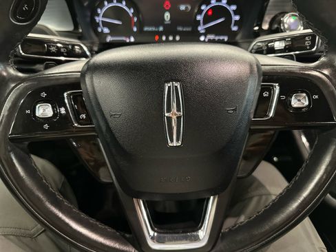 Used 2021 Lincoln Corsair AWD w/ Premium Package image 19