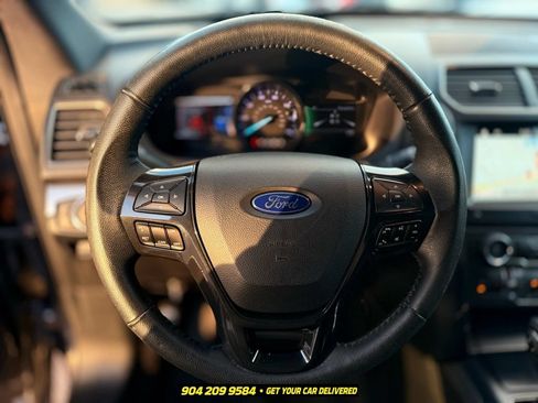 Used 2018 Ford Explorer XLT w/ Equipment Group 202A AWD/4WD image 16
