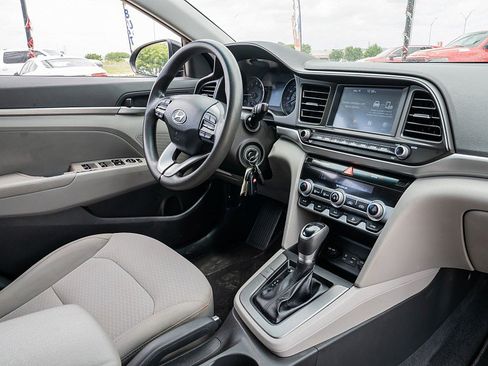 Used 2020 Hyundai Elantra SEL FWD image 19